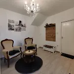 아파트 Saujana House - Peaceful Borderside Retreat *