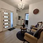 아파트 Saujana House - Peaceful Borderside Retreat