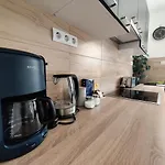 Saujana House - Peaceful Borderside Retreat 아파트 *