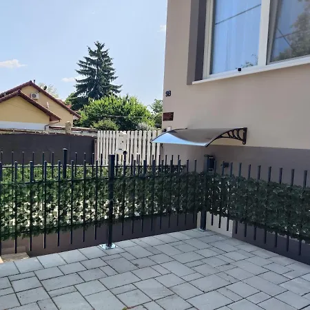 Saujana House - Peaceful Borderside Retreat Daire