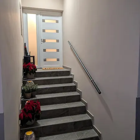 Saujana House - Peaceful Borderside Retreat Appartement Mosonmagyaróvár