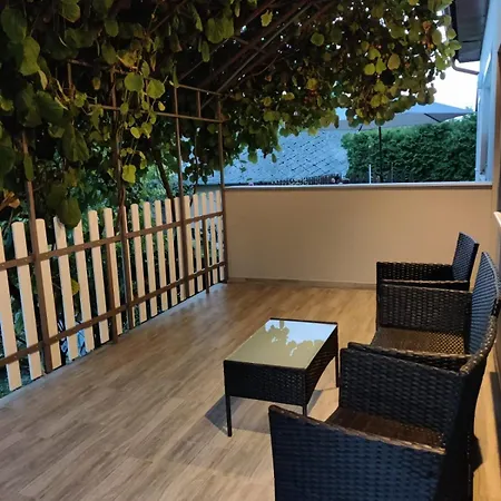 Appartement Saujana House - Peaceful Borderside Retreat Mosonmagyaróvár