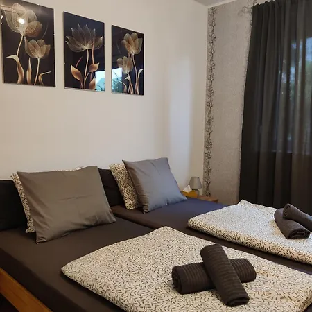 Appartement Saujana House - Peaceful Borderside Retreat Mosonmagyaróvár