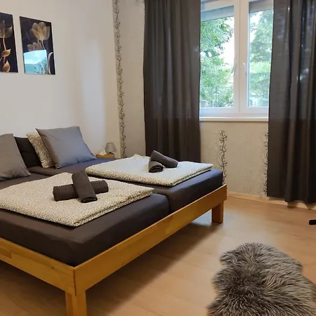 Saujana House - Peaceful Borderside Retreat 아파트 Mosonmagyaróvár