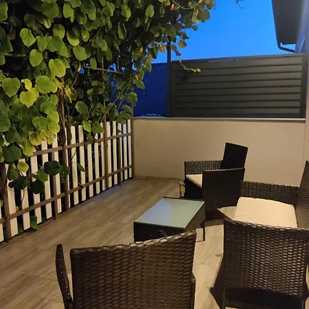 Saujana House - Peaceful Borderside Retreat Apartamento