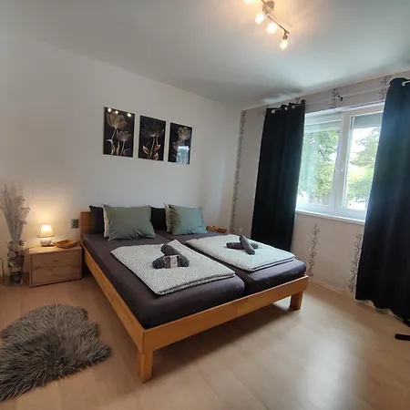Saujana House - Peaceful Borderside Retreat Apartamento Mosonmagyaróvár